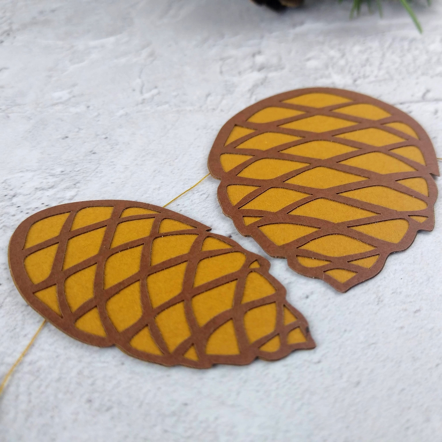Pinecone Garland - Image 4
